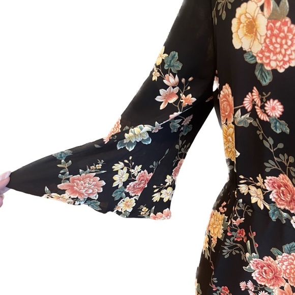Elegant Black Floral Robe / Topper - Picture 3 of 7